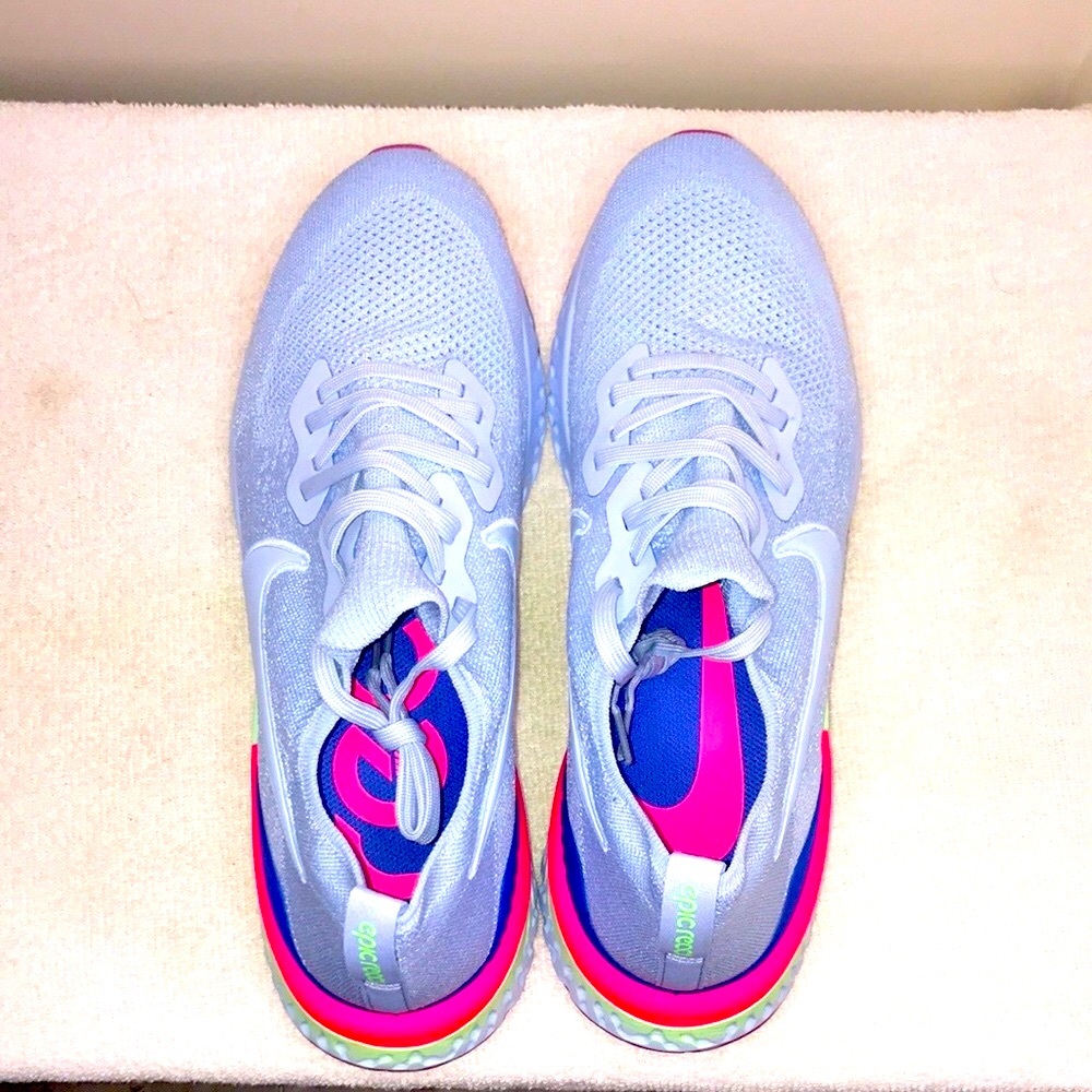 NIKE Epic React Flyknit 2 Running Shoes - Picture 7 of 9